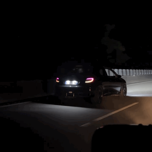 Effet RGB Rainbow avec sa 206 : Illumination multicolore dynamique pour un look unique et captivant
